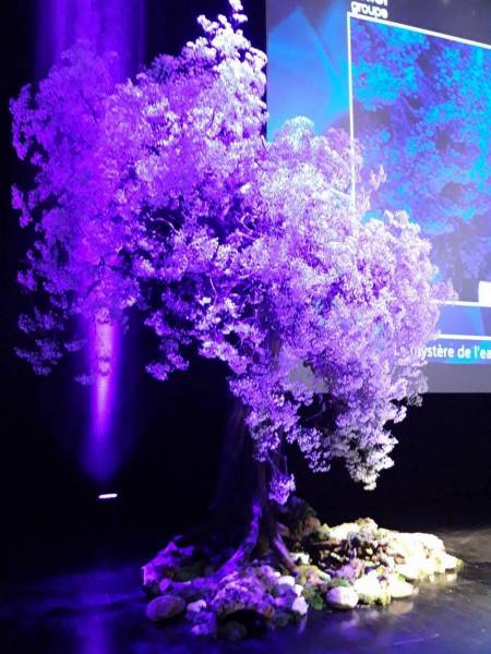 Création d'arbre en fleurs pour scène de conférence et spectacle en paca