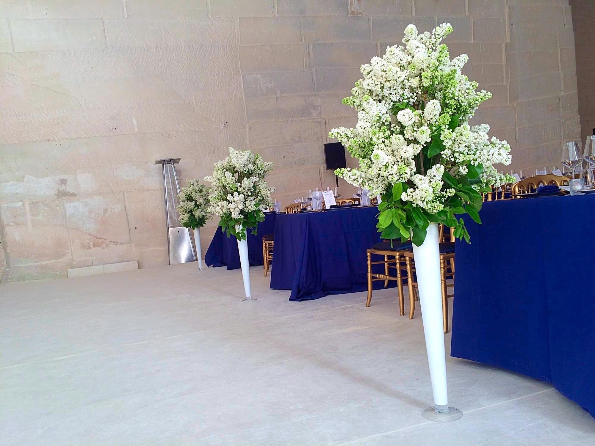 bouquet géant de fleurs fraîches pour la décoration de vos tables de réception 