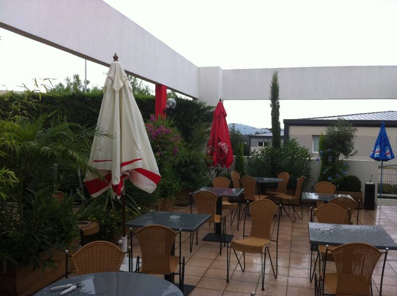 Abonnement de courtes et longues durées de jardinières et bacs pour restaurant hôtel, Toulon