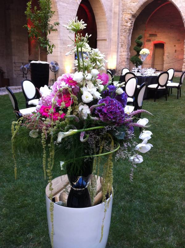 Compositions florales de centres de tables pour repas, dîner de gala et séminaires Avignon, Marseille, Aix en Provence
