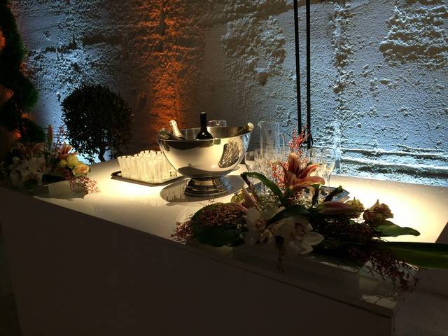 décorations florales pour buffets traiteurs, bar, tables repas, pour soirées privées et professionnelles à Marseille, Avignon