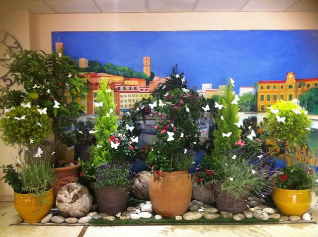 location avec montage et démontage de plantes pour décor scénique  Marseille