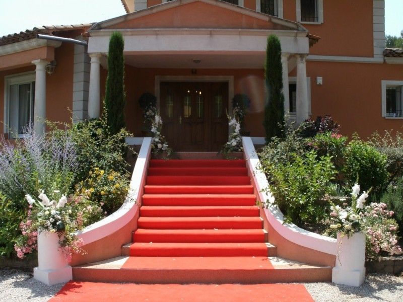 Décor  escalier  cérémonie de mariage en région Alpes Provence Côte d'Azur