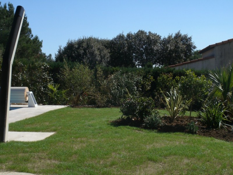 création de jardin espace vert paysagiste avignon salon de provence aix en provence paca
