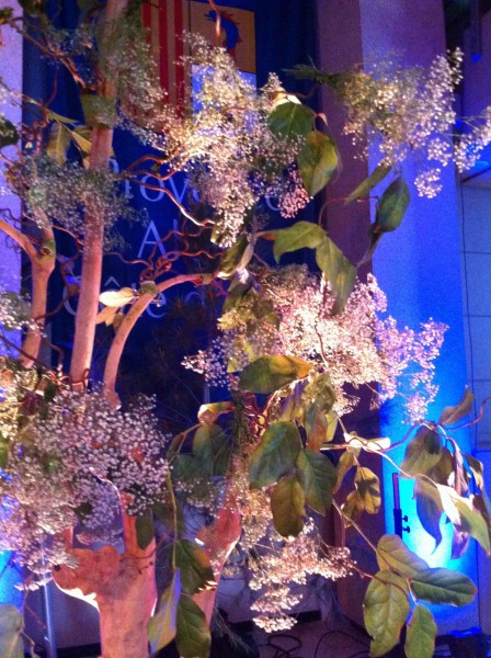 scène végétale et florale decor de salon de stand exposition remise de prix marseille