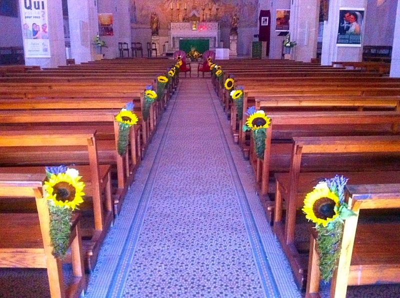 les bouts de bancs en fleurs pour l'église de Cassis