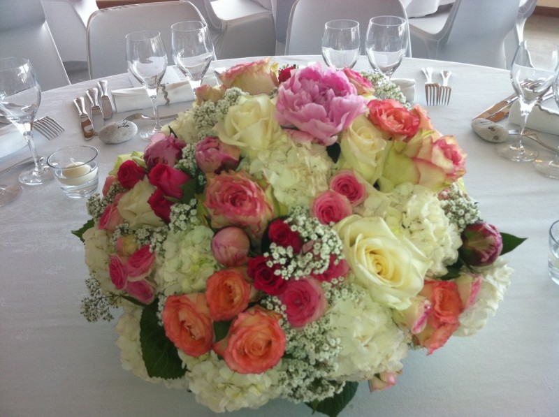 pivoine, hortensia et roses blanches pour bouquet de mariage à Carry le Rouet