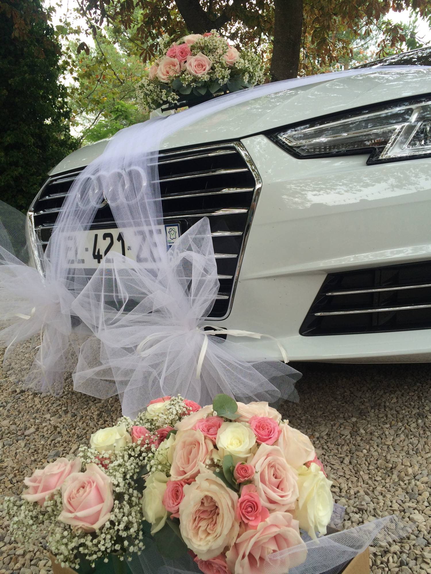 Clorofil events décore votre mariage, du bouquet de la mariée, à la voiture et la salle de réception en Paca.