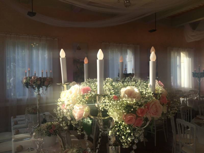 Le gypsophiles se marient et allègent la composition;