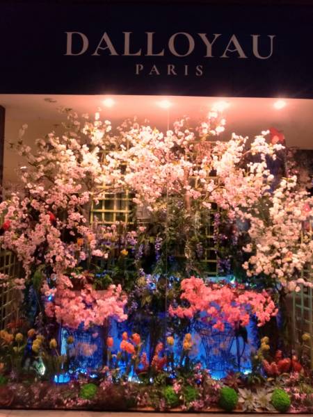 Décor de vitrine en location du restaurant Dalloyau Paris à Marseille