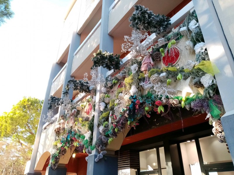 Décoration de Noël de commerce a Marseille