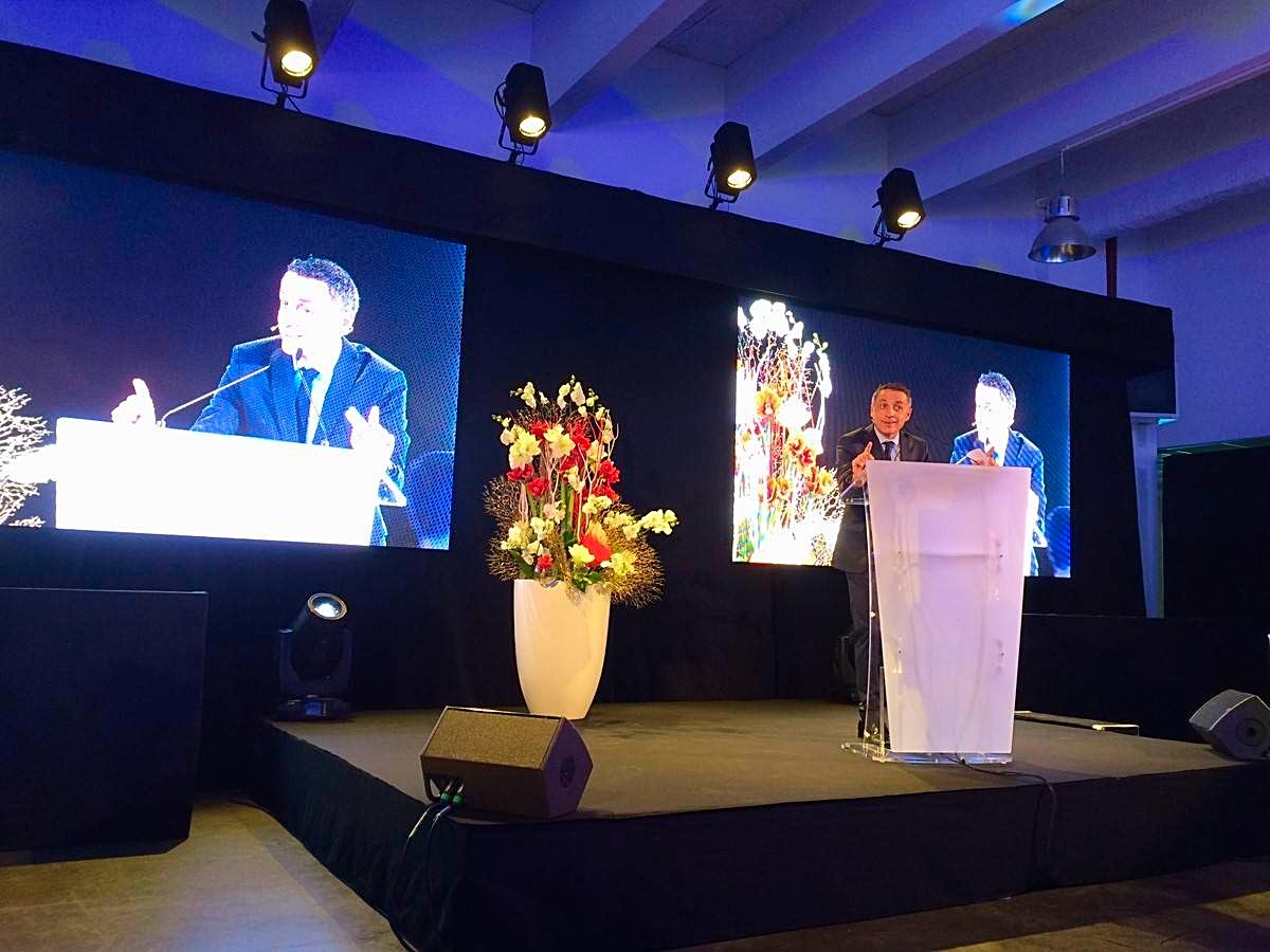 grande décor florale pour voeux d'entreprise Var