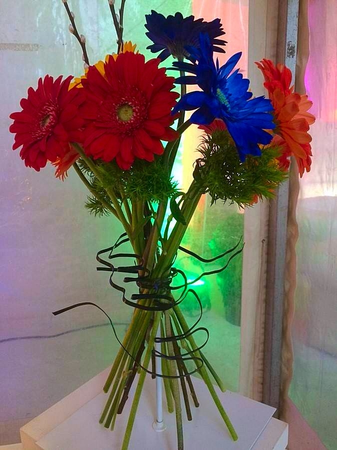 composition florale pour vernissage exposition