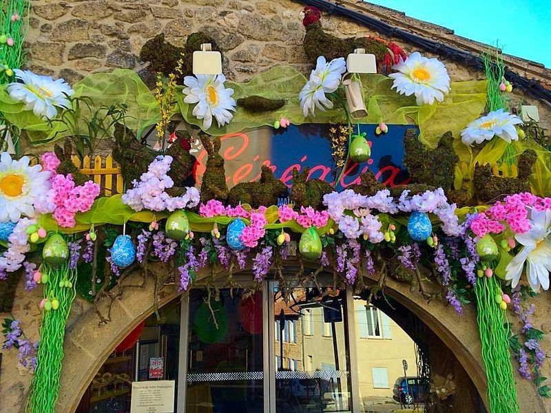 étalagisme de fête pour votre vitrine de commerce dans les Bouches du Rhone