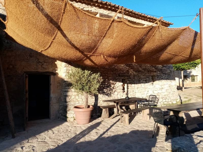 Création florale et végétale en location pour le film Ruma la vie tournage dans le Luberon Vaucluse