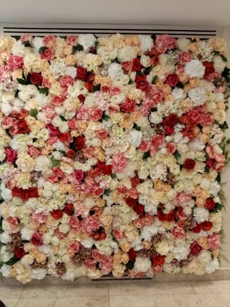 Mur de fleurs naturelles ou artificielles à la vente ou à la location pour événements privés et professionnels en paca