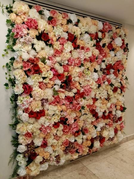 Mur de fleurs naturelles ou artificielles à la vente ou à la location pour événements privés et professionnels en paca