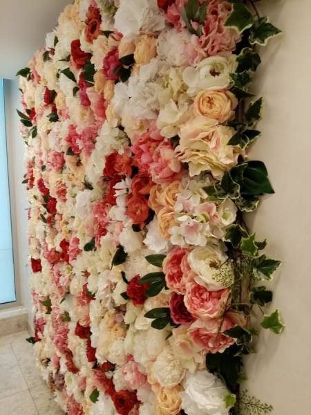 Mur de fleurs naturelles ou artificielles à la vente ou à la location pour événements privés et professionnels en paca