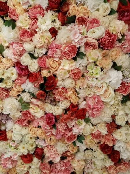 Mur de fleurs naturelles ou artificielles à la vente ou à la location pour événements privés et professionnels en paca