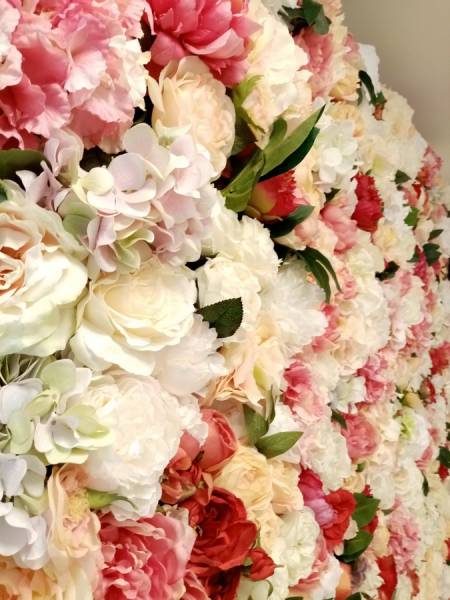 Mur de fleurs naturelles ou artificielles à la vente ou à la location pour événements privés et professionnels en paca