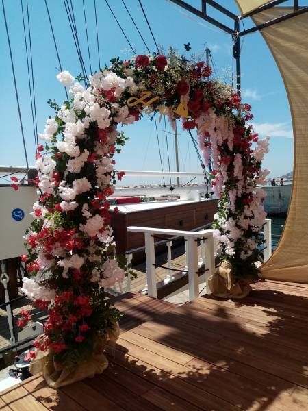 Location d'une arche nuptiale pour mariage de fleurs artificielles et ou naturelles La Côte bleue Marseille