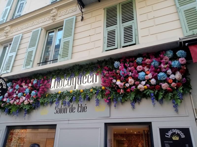 Le décor est symétrique et procure une ambiance calme.