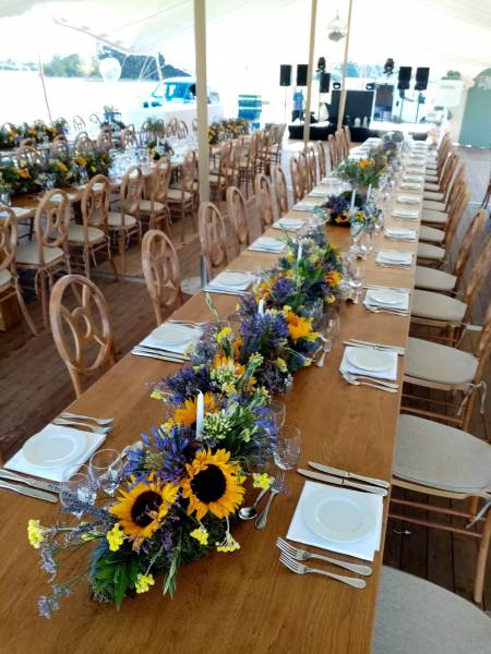 Décoration florale pour centre de table de réception dans le Vaucluse