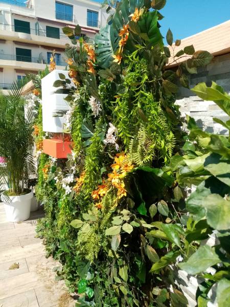 Mur de fleurs naturelles ou artificielles pour événements privés et professionnels en paca