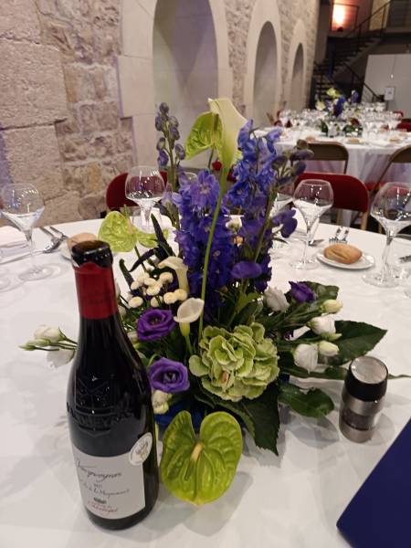 La dimension des centres de tables doivent être de la bonne dimension pour permettre de poser tous les éléments sur les tables.