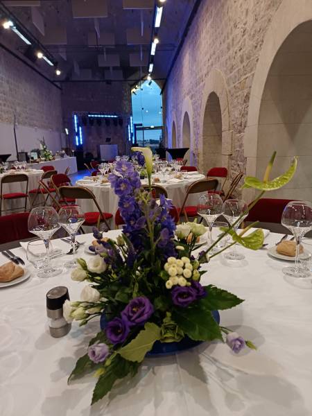 Chaque composition est unique, mais la juxtaposition taches florales s'unissent harmonieusement.