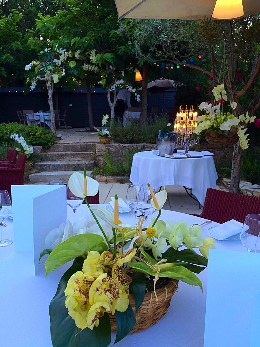 tous les points fleurs sont en harmonie selon votre charte florale et votre code couleur