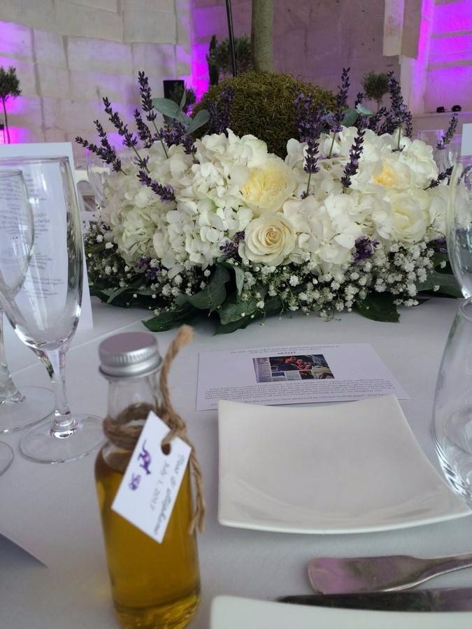 les fioles d'huile d'olives artisanales sont offertes à chaque invités