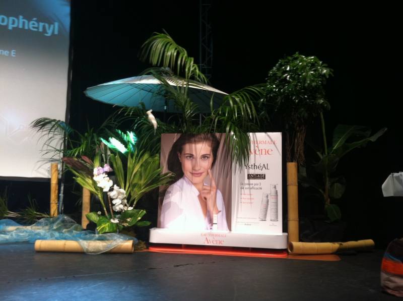 Pierre Fabre Dermo-cosmétique a sélectionné Clorofil events pour sa deuxième tournée dans 10 villes de France, afin de présenter aux professionnels de la pharmacie les produits solaires et anti-âge.