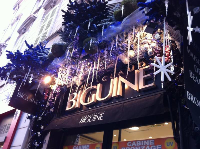 location de décoration de noel pour vitrine et façade Marseille