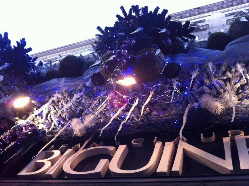 location de décoration de noel pour vitrine et façade Marseille