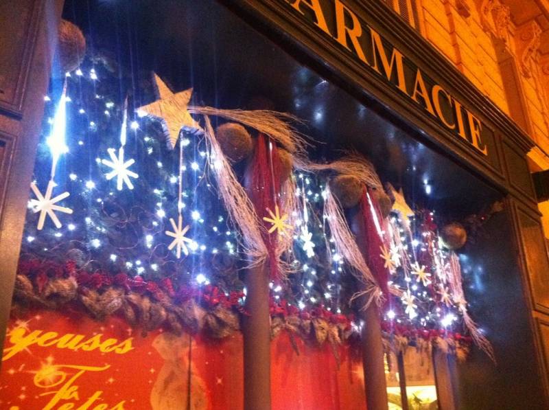Décorations de noël pour façade de commerce et magasin sur Marseille