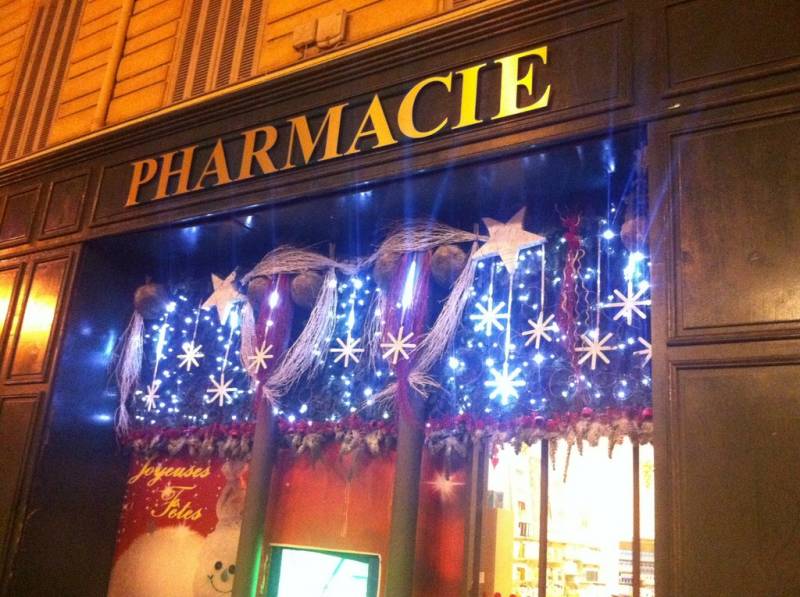 Décorations de noël pour façade de commerce et magasin sur Marseille