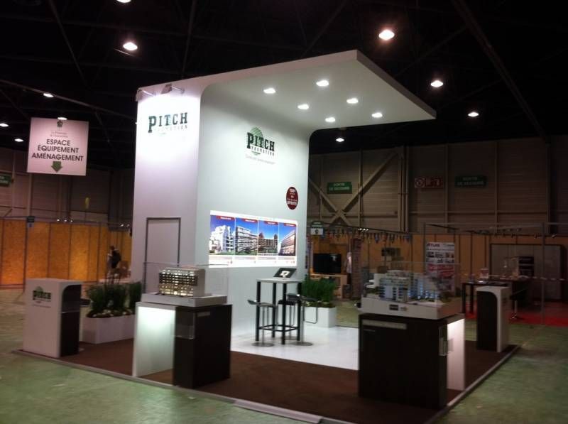 Décoration florale et végétale pour stand exposition pour salon à Marseille,