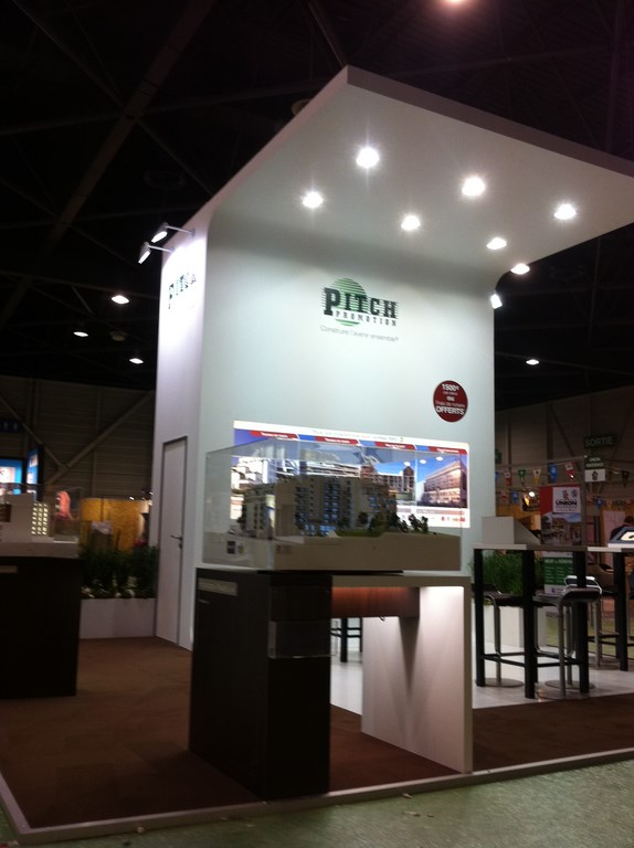 Décoration florale et végétale pour stand exposition pour salon à Marseille,