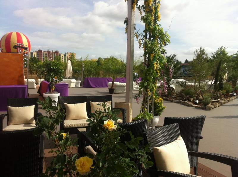 location de plantes vertes et fleuries pour exposition Marseille Lyon Cannes