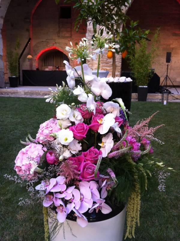 Compositions florales de centres de tables pour repas, dîner de gala et séminaires Avignon, Marseille, Aix en Provence
