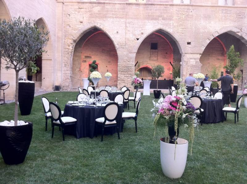 Compositions florales de centres de tables pour repas, dîner de gala et séminaires Avignon, Marseille, Aix en Provence