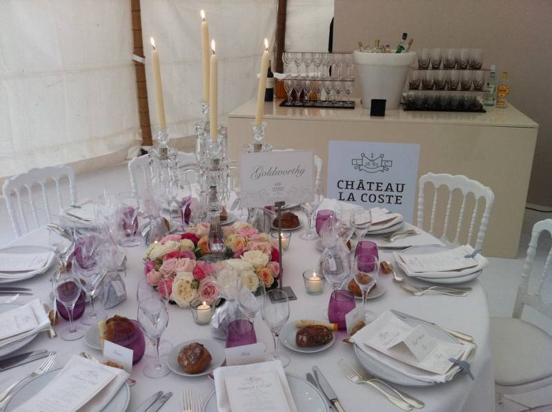 Décor de centre de table de fleurs pour réception, gala, dîner sur Marseille, Orange, Avignon