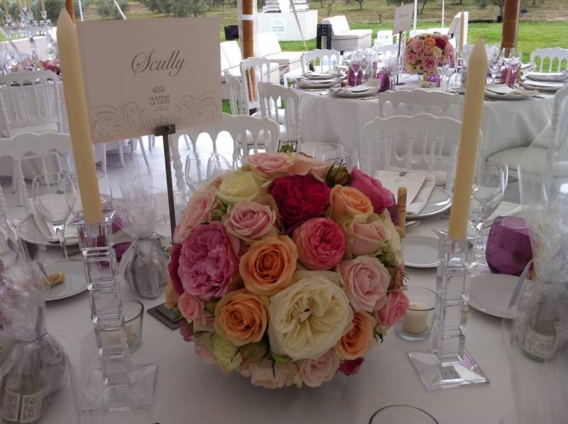 Décor de centre de table de fleurs pour réception, gala, dîner sur Marseille, Orange, Avignon