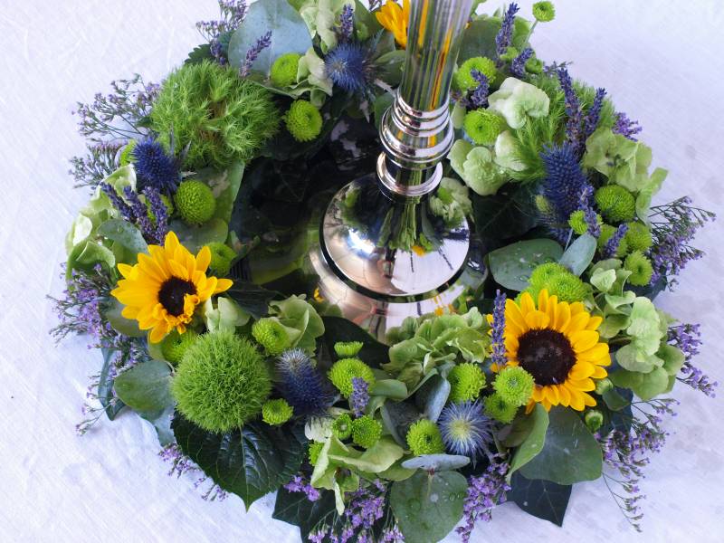 Décoration florale de centre de table pour repas et soirée de gala, Baux de Provence, Marseille, Avignon