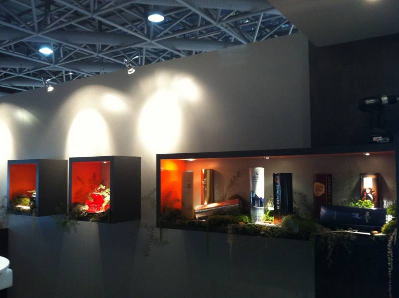 Décoration florale à la location pour stand exposition Monaco