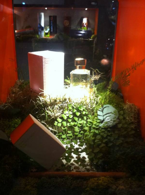 Décoration florale à la location pour stand exposition Monaco