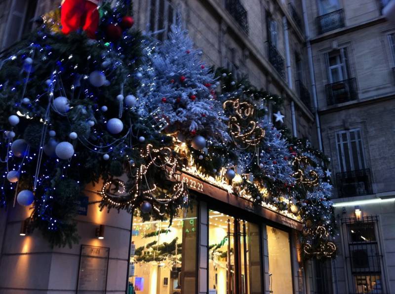 décor de noël pour façade de commerce Marseille