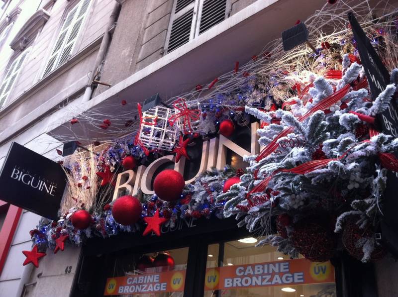 décor de noël pour façade de commerce Marseille