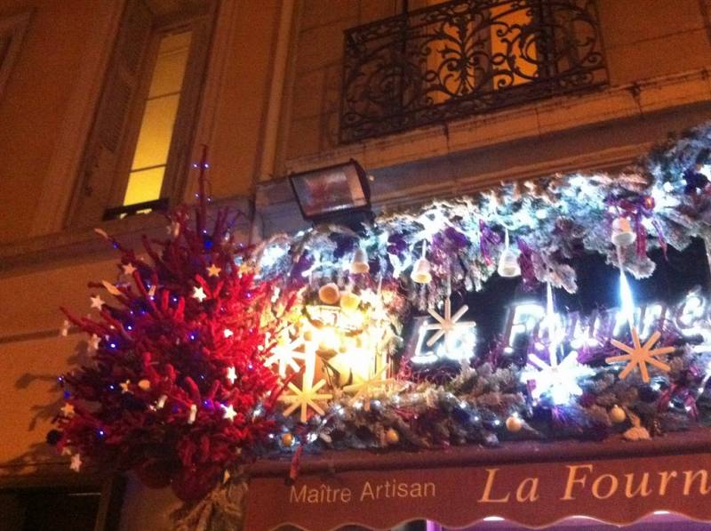 Vitrine et façade de Noël à Marseille,